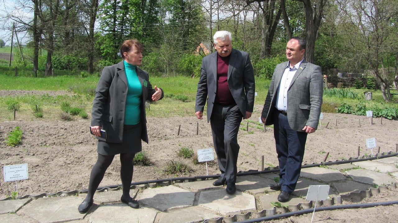 Привітали науковців зі святом